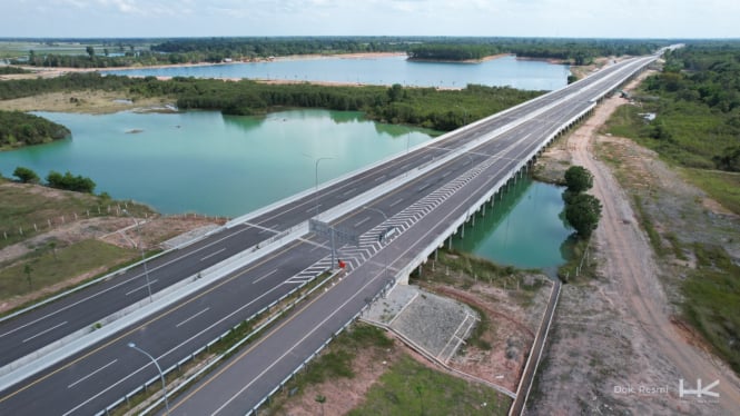 Jokowi Resmikan Dibukanya Tol Trans Sumatera Ruas Indralaya-Prabumulih dengan Investasi Rp12,5 Triliun