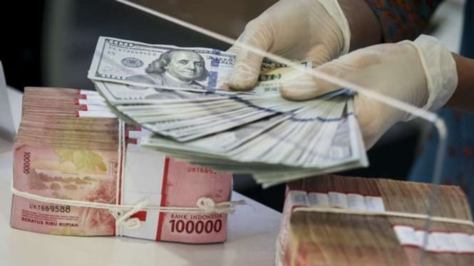 Rupiah Melemah Hingga Tertekan ke Level Rp15.534 per Dolar AS