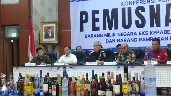 Bea Cukai Menghancurkan Barang dalam Nilai Rp 165 Miliar yang Berpotensi Mengganggu Ekonomi Indonesia