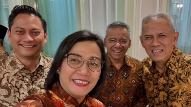 Sri Mulyani Berharap Bisa Kompak Saat Pamer Foto Bersama 3 Wanita di Kabinet Merah Putih