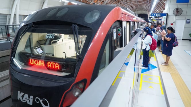 “Tarif Maksimal LRT Jabodebek Cuma Rp 10 ribu di Libur Natal”