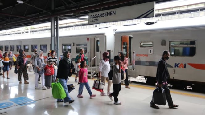 “Peningkatan Layanan Kereta Api di Libur Panjang 2025”