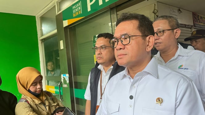 Berita Terbaru: Harga Bahan Pokok Stabil, Mendag Budi Blusukan Pasar Jelang Lebaran