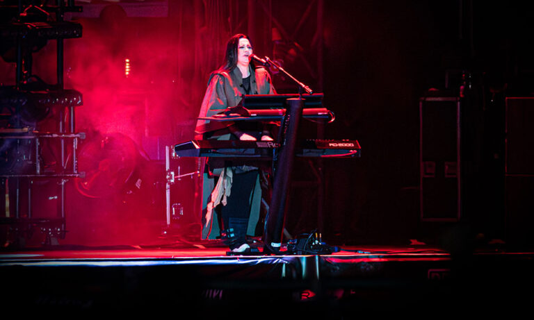 Evanescence Merilis Isyarat Kolaborasi Misterius dengan Netflix