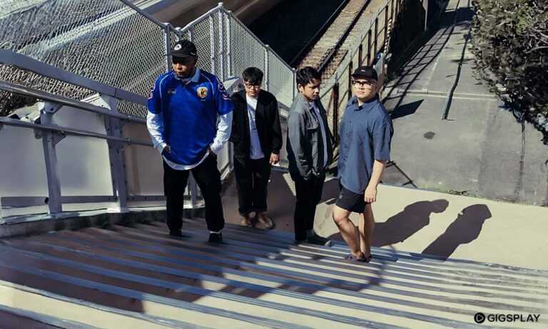 Perspektif Baru: Review Eleventwelfth Rilis Album Debut SIMILAR