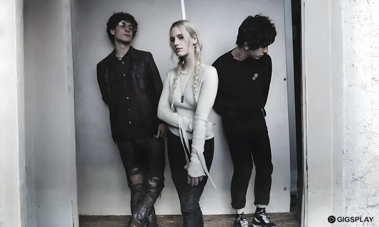 Umumkan Single Baru ‘four-o-five’ dari EP ‘bleeding swirls’!