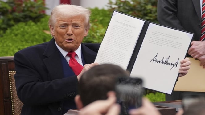 Tiga Langkah Prabowo Hadapi Tarif Impor Trump – Strategi Efektif