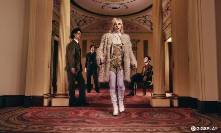 Review Single Psycho Black Honey: Video Musik Terinspirasi Clockwork Orange