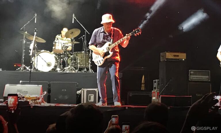 Weezer Umumkan Proyek Film Misterius di Coachella 2025