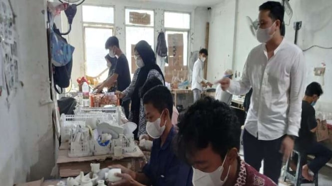 Pemilik UMKM Home Living Tangerang Sukses Jualan di Pasar Global