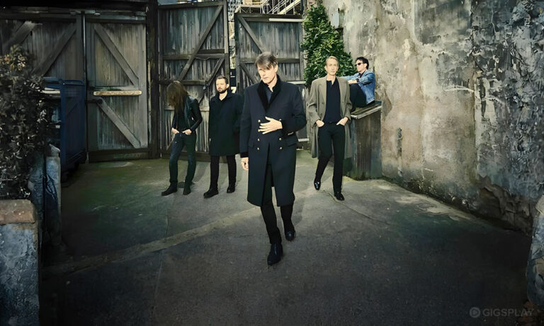 Suede Umumkan Album Baru ‘Antidepressants’ dan Single Gelap Baru