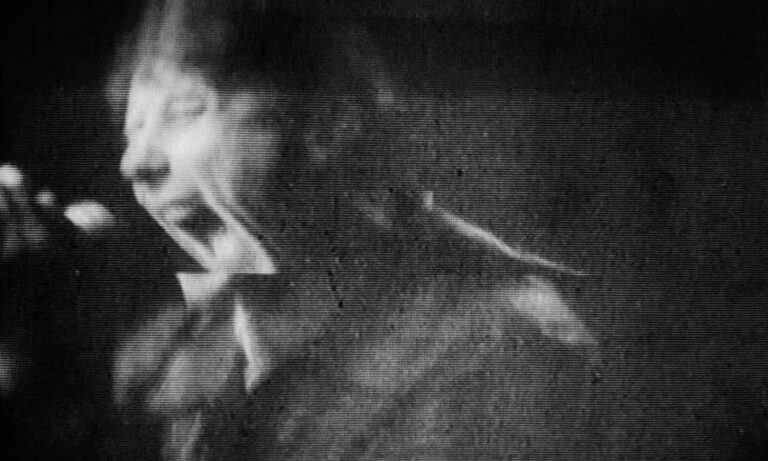 Review Lagu Disintegrate oleh Suede: Melodi yang Menggetarkan