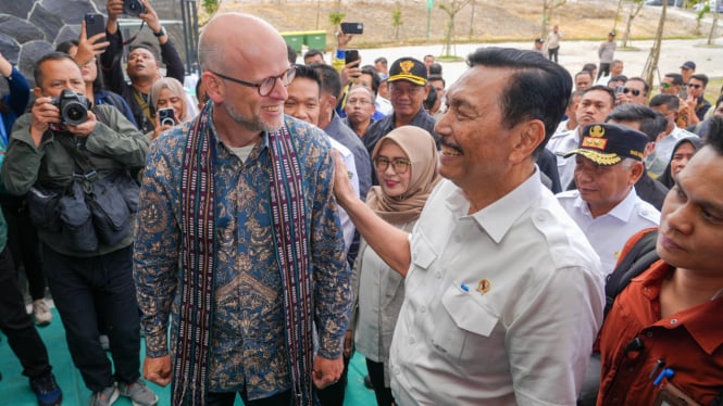 Luhut Rayu Pengusaha Belanda untuk Investasi Pertanian di Sumatera Utara
