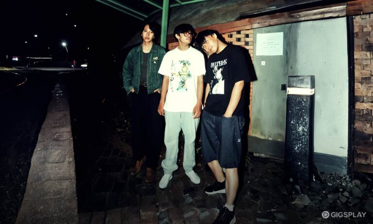 Telly Blue Rekam Ulang Energi Live di EP Digital Terbaru