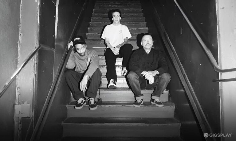 Wild In The Streets: DAMNAGE Dan Greg Hetson Menghidupkan Kembali Lagu Dengan Versi Paling Liar