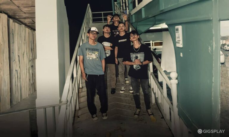 Analisis Lirik ‘Love Song’: Perasaan yang Ditolak dan Kesedihan