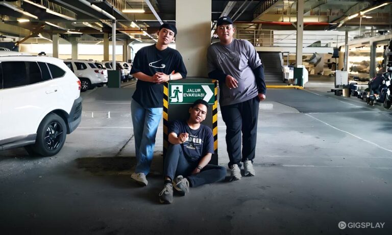Pintu Darurat: Single Perdana ‘Berantakan’ Membuka Jalur Terbaik