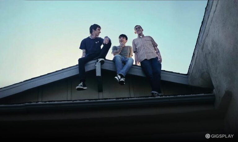 Joyce Manor Membangkitkan Semangat Punk Rock dengan Single Terbaru