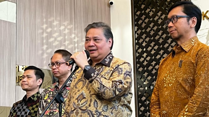 Pemerintah Siapkan Stimulus 8+4 untuk Fresh Graduate dan Ojol